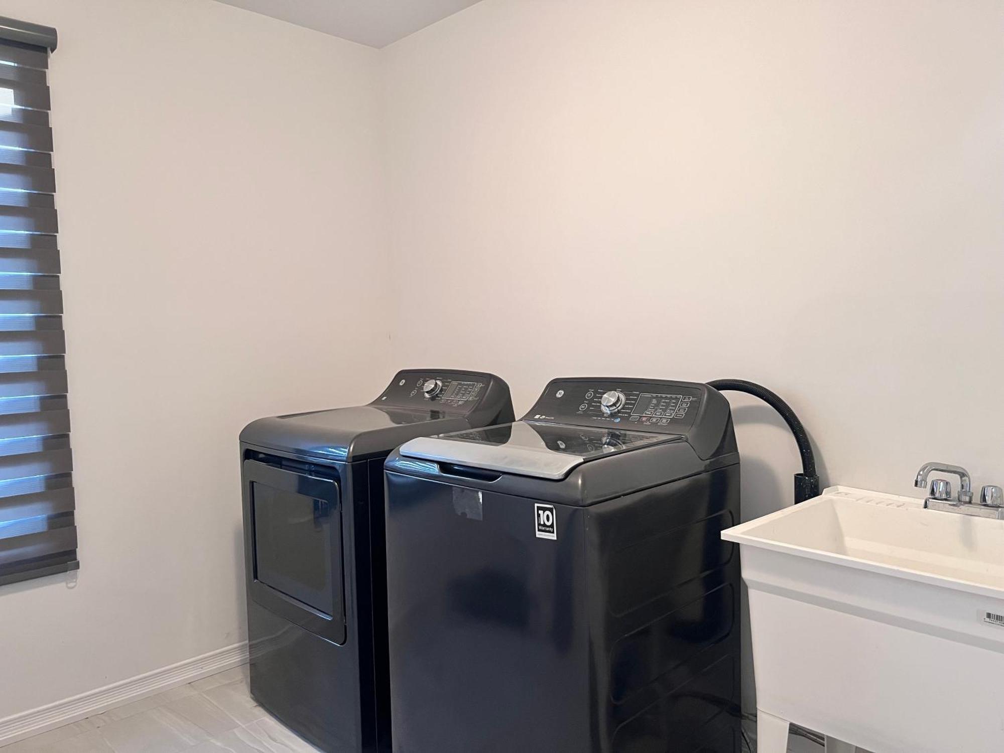 Spacious 4-Bedroom Home, Comfortably Sleeps 10 バリー エクステリア 写真